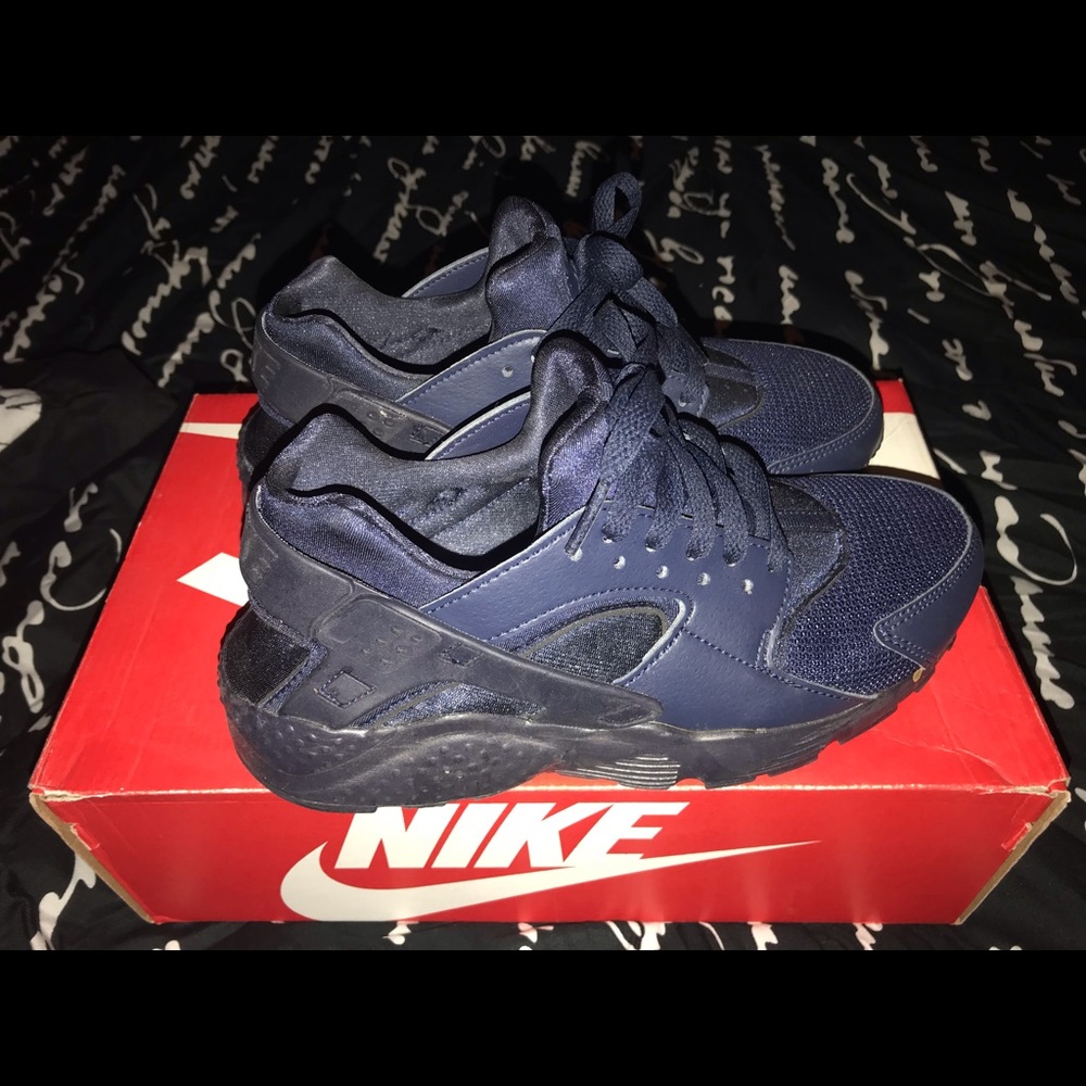 Navy Blue Nike Huarache